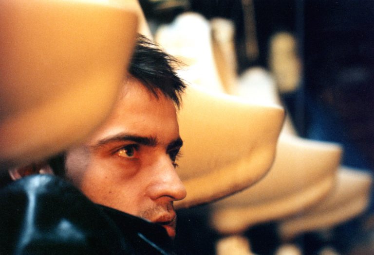 Kanárci Tarantinových dolů: Češi a generační filmy devadesátých let