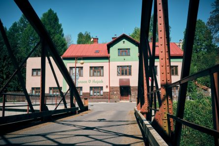 Háje nad Jizerou – hospoda se sálem, foto Martin Dubsk