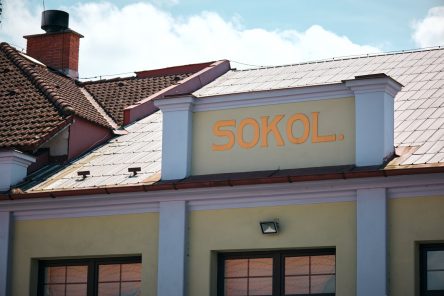 Libuň (2) – sokolovna, foto Martin Dubský