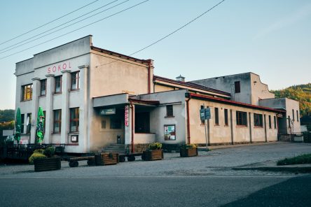 Malá Skála (1) – sokolovna, foto Martin Dubský