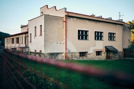 Malá Skála (2) – sokolovna, foto Martin Dubský